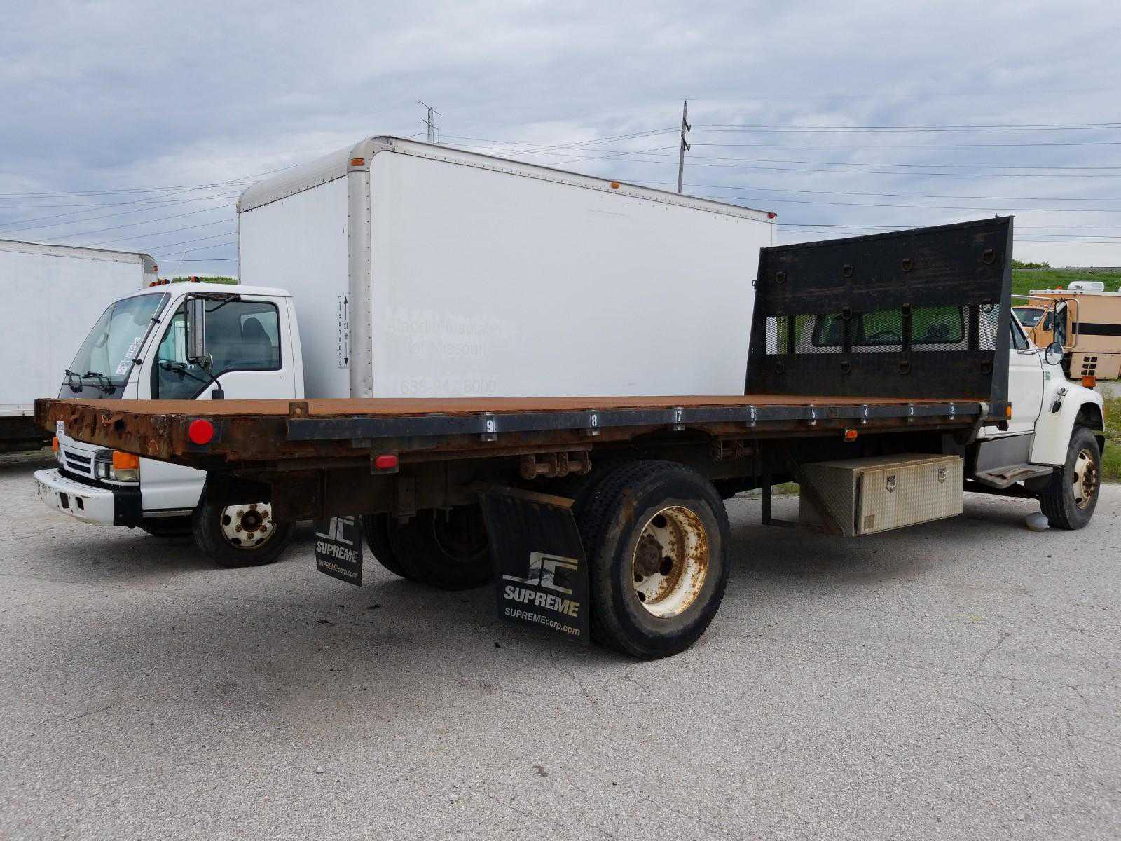 Ford F-800