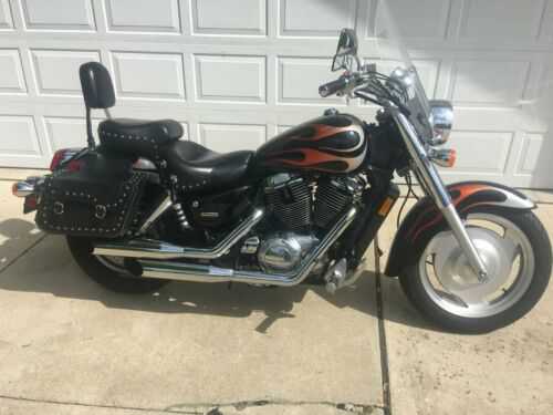 Honda VT1100C2 (SHADOW SABRE)