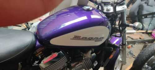 Honda VF750C2 (MAGNA)
