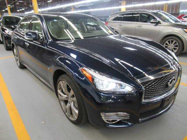 Infiniti Q70L