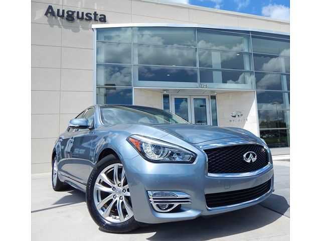 Infiniti Q70