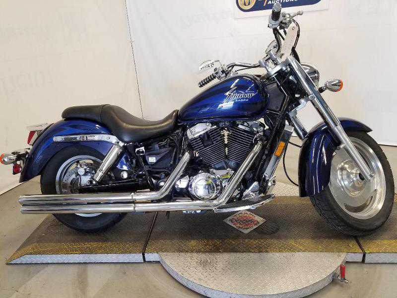 Honda VT1100C2 (SHADOW SABRE)