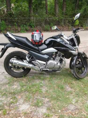 Suzuki GW250L