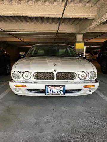 Jaguar XJR