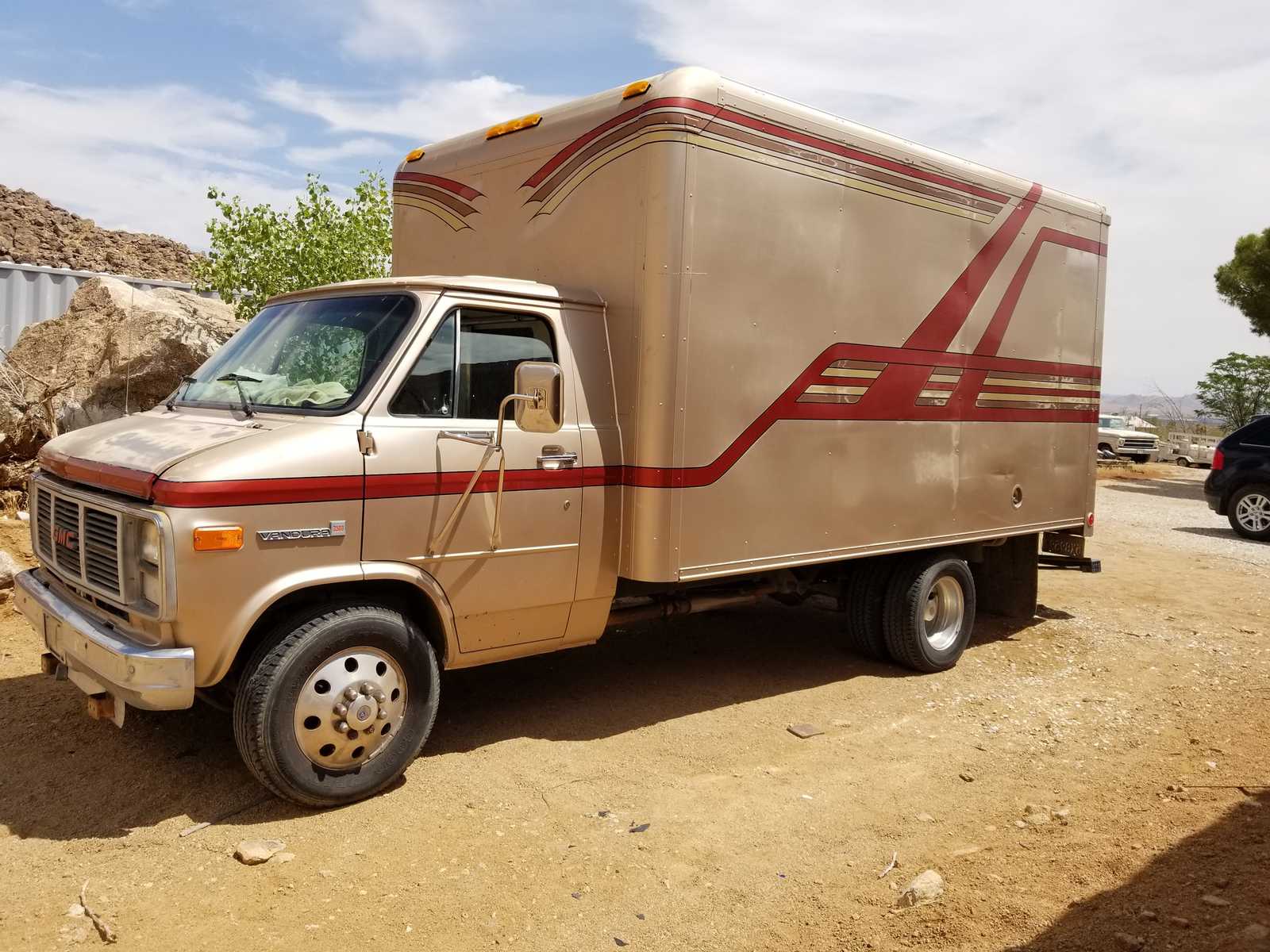 GMC Cutaway Van