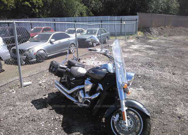 Suzuki VLR1800/VLR1800T