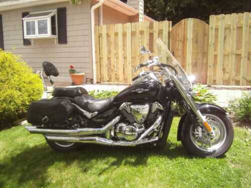 Suzuki VLR1800/VLR1800T