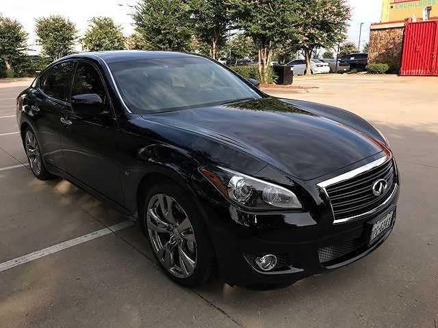 Infiniti Q70