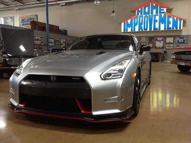 Nissan GT-R