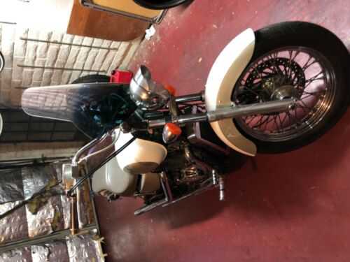Honda VT1100C2 (SHADOW ACE)