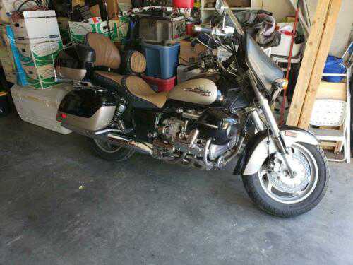 Honda GL1500CF (VALKYRIE INTERSTATE)