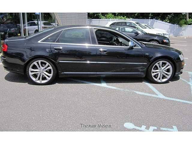 Audi S8