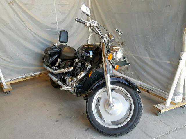 Honda VT1100C2 (SHADOW SABRE)