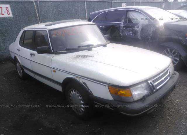 Saab 900