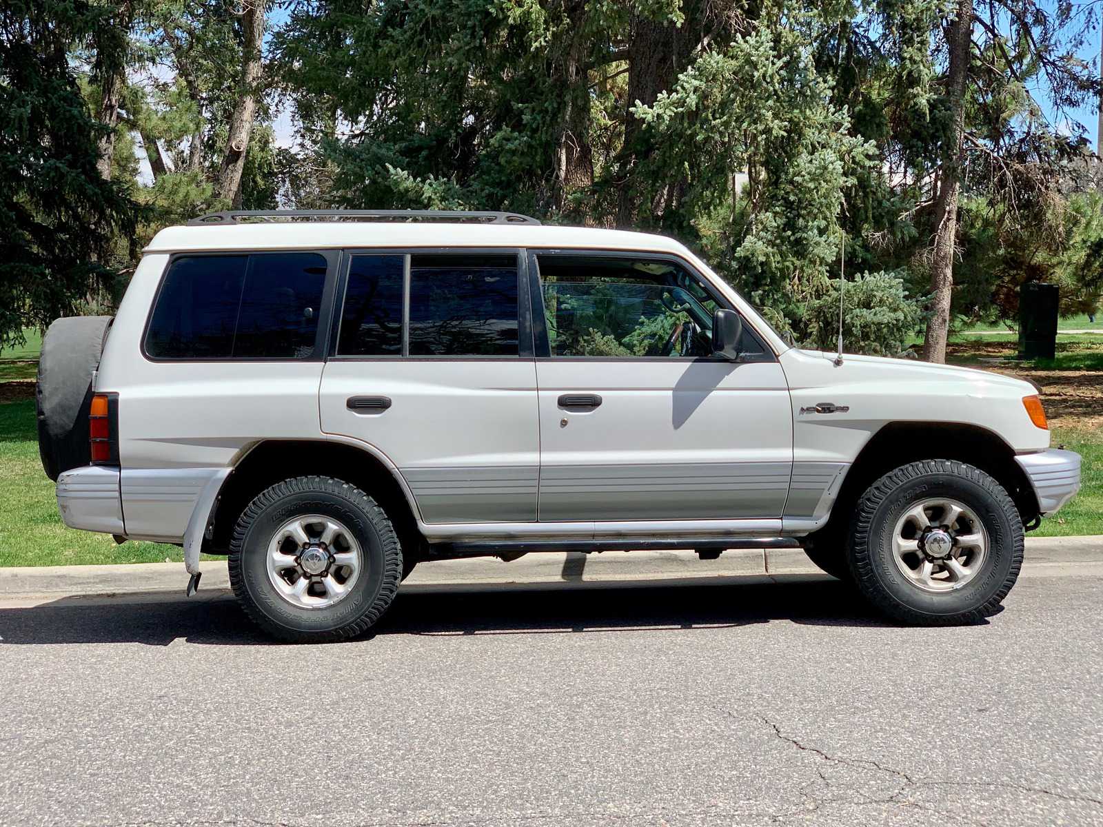 Mitsubishi Montero