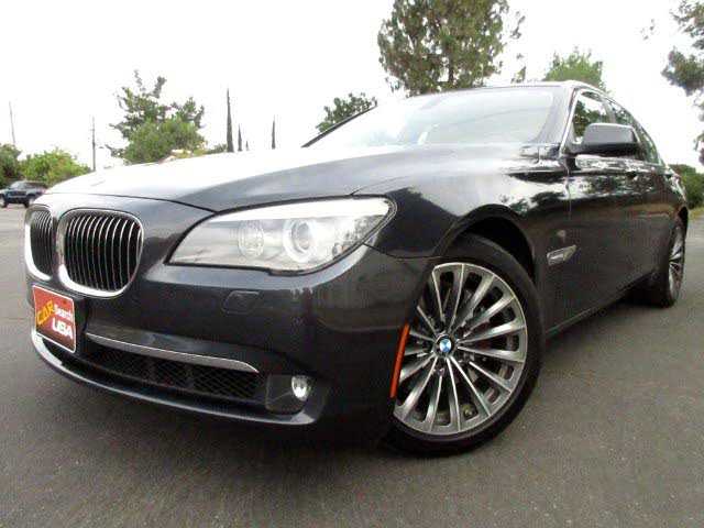 BMW 740i