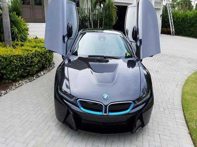 BMW i8