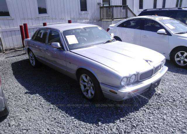 Jaguar XJR