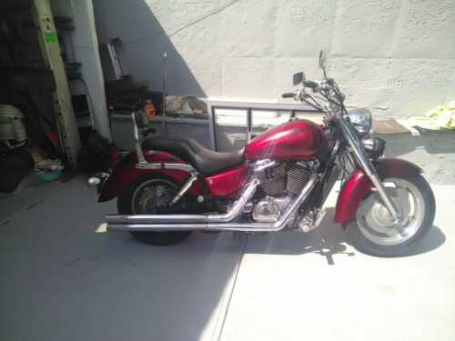 Honda VT1100C2 (SHADOW SABRE)