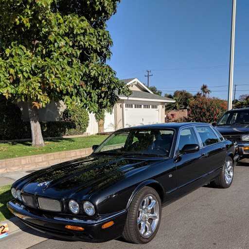 Jaguar XJR