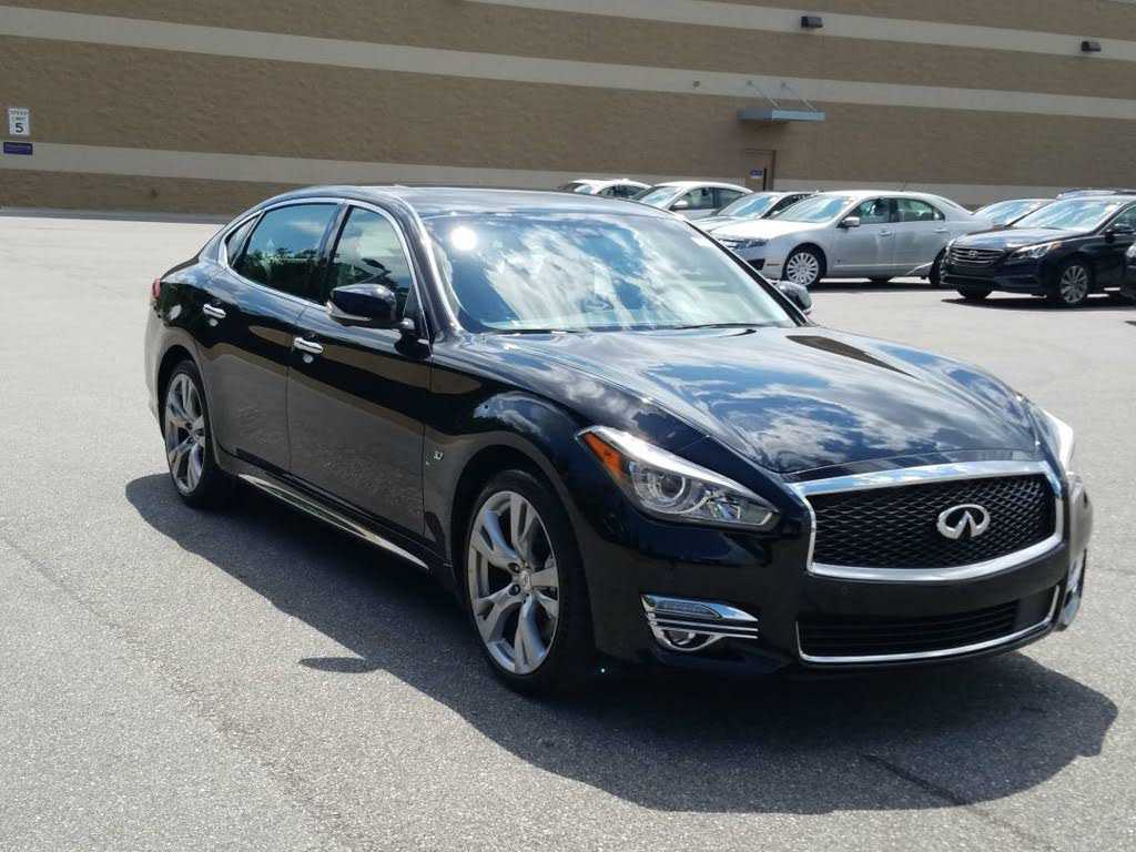 Infiniti Q70L