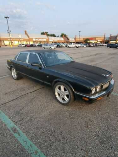 Jaguar XJR