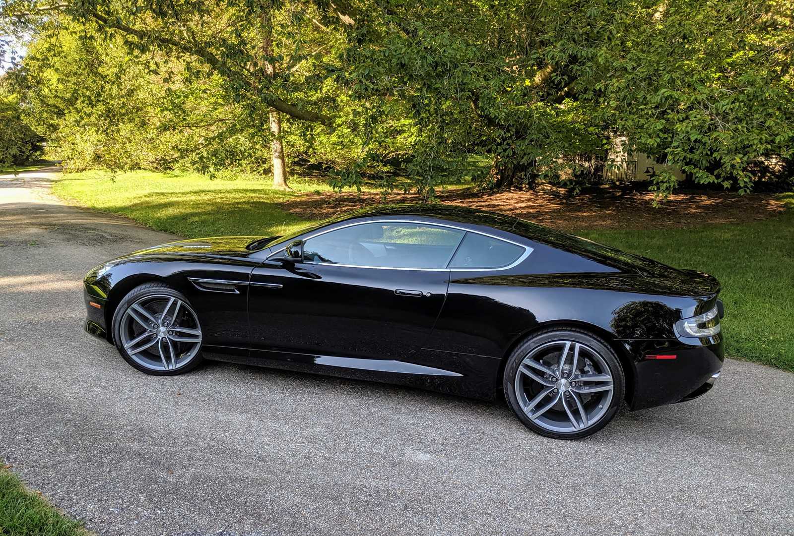 Aston Martin Virage