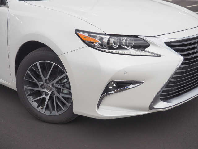 2016 Lexus ES