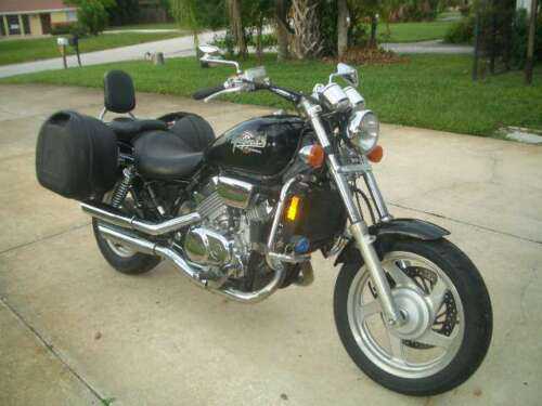 Honda VF750C (MAGNA)