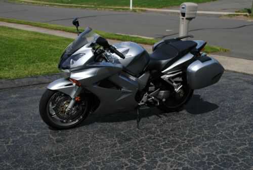 Honda VFR800 (INTERCEPTOR)