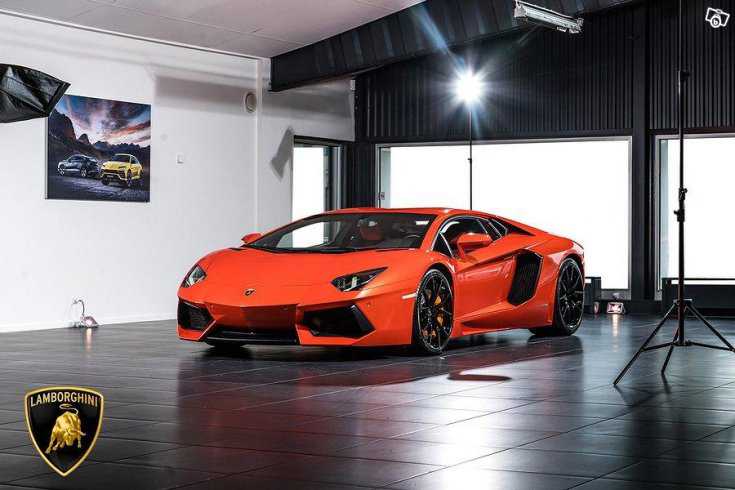 LAMBORGHINI