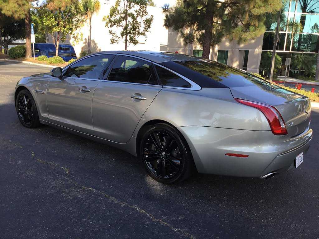 Jaguar XJ