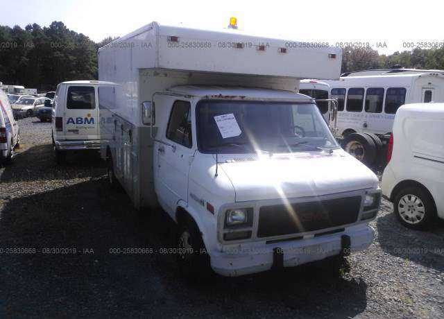 GMC Cutaway Van