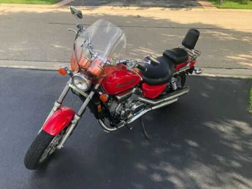 Honda VF750C (MAGNA)