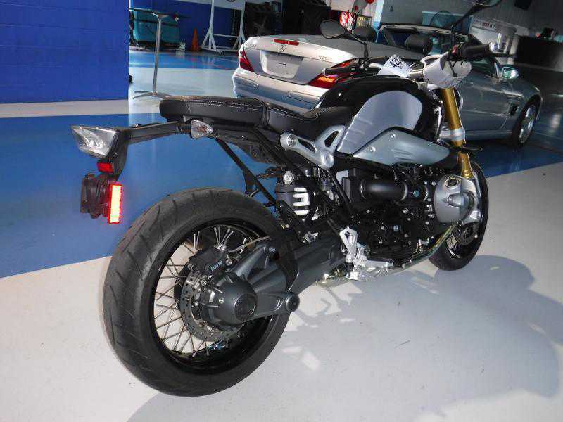 BMW R nineT