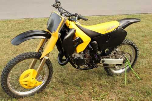 Suzuki RM125