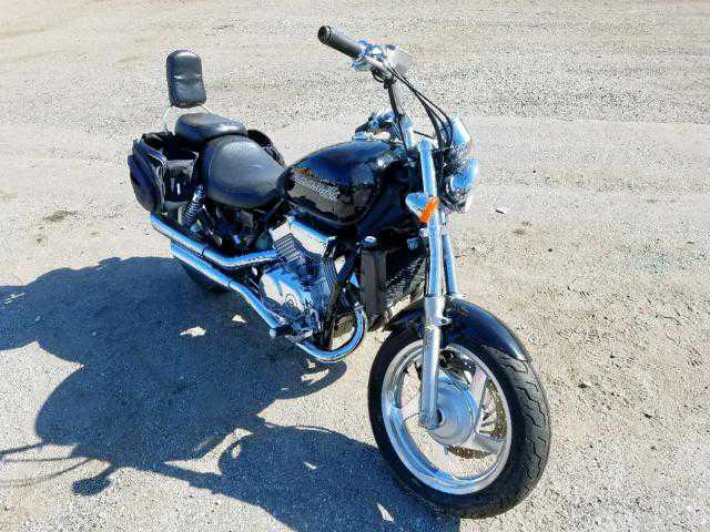 Honda VF750C (MAGNA)