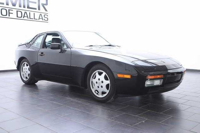 Porsche 944