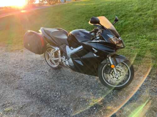 Honda VFR800 (INTERCEPTOR)