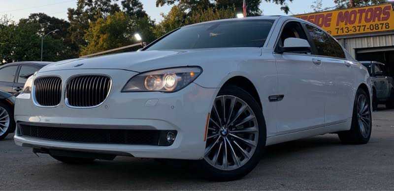 BMW 740i