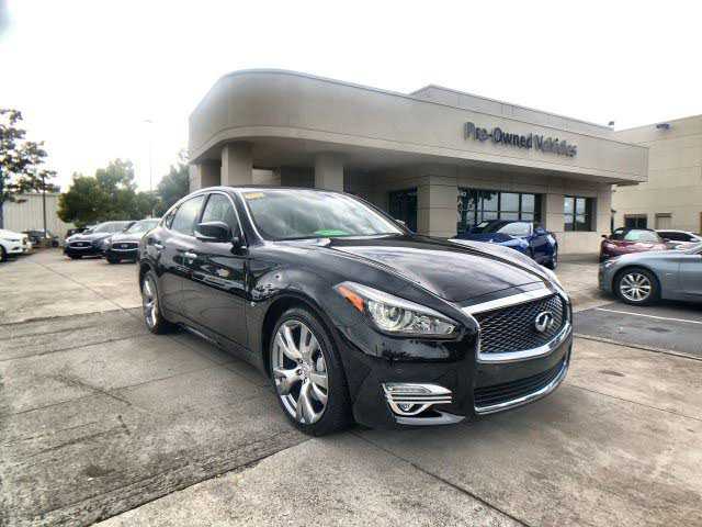 Infiniti Q70