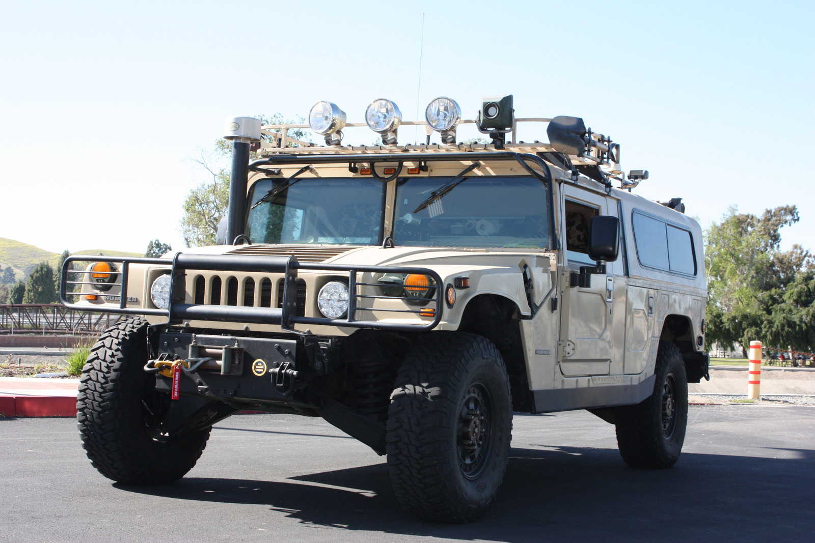 HUMMER H1