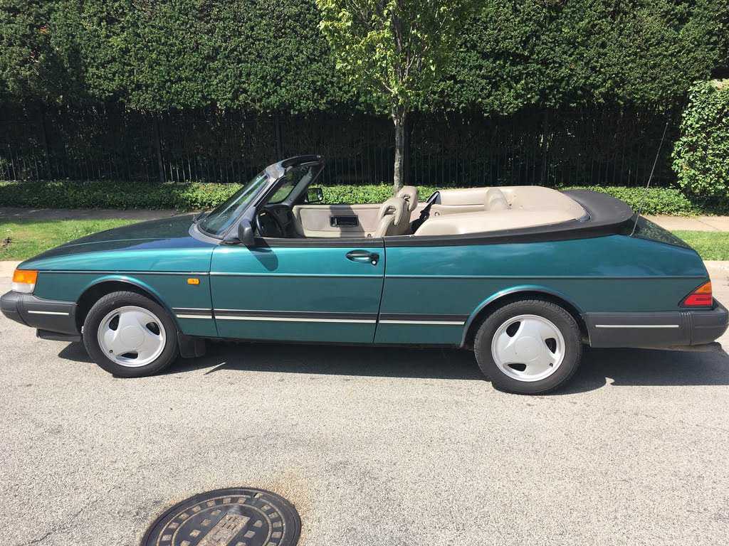 Saab 900