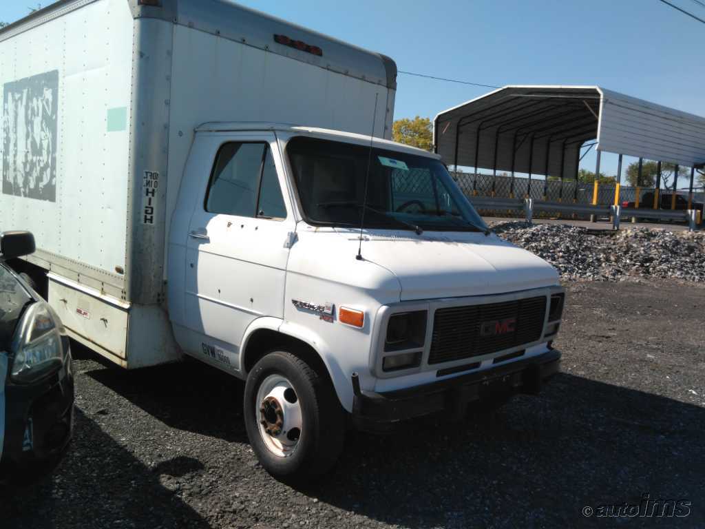 GMC Cutaway Van