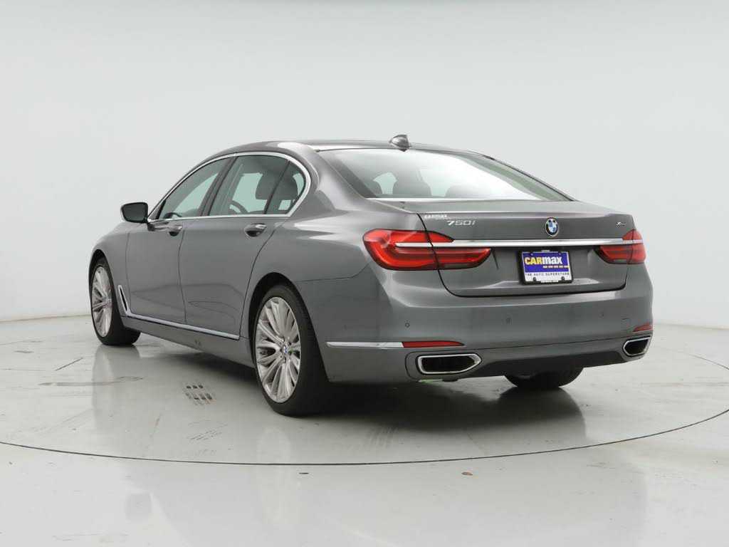2016 BMW 750i