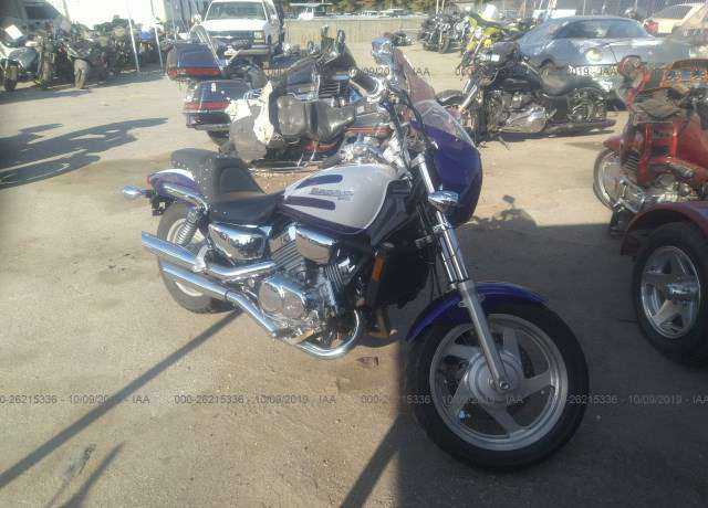 Honda VF750C2 (MAGNA)