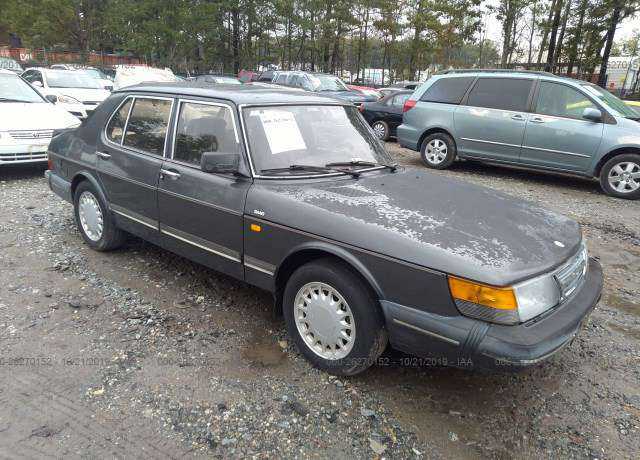 Saab 900