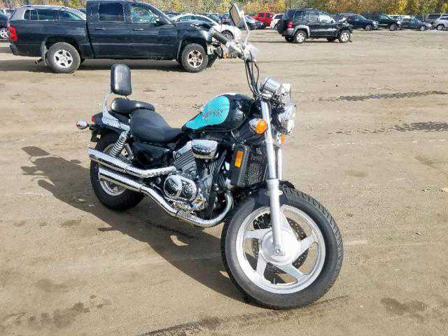 Honda VF750C2 (MAGNA)