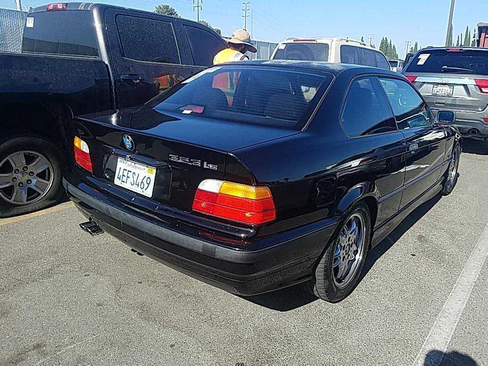 BMW 323is