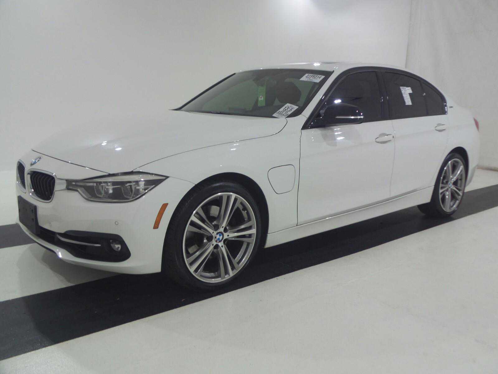 BMW 330e